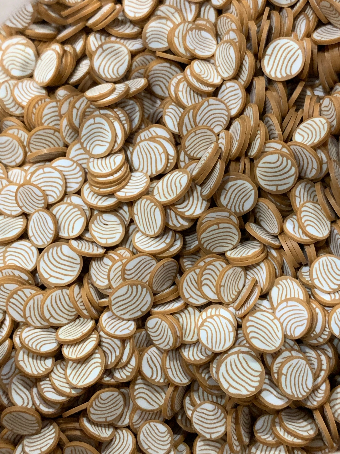Cafecito & Chisme Clay Polymer (5MM) - white and Brown