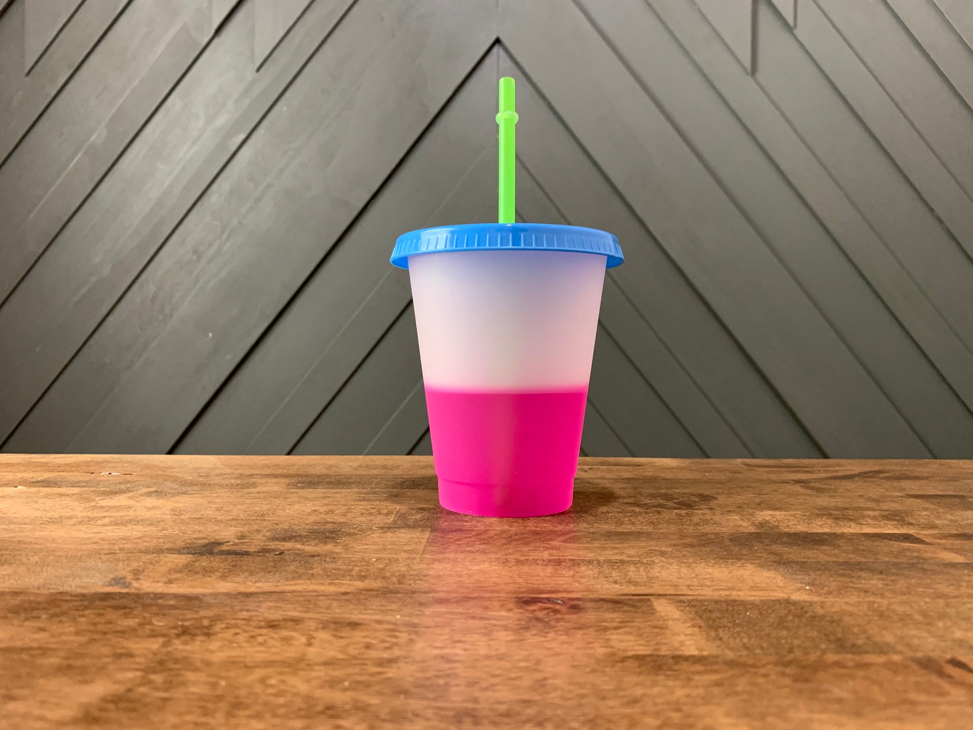 Set of 5 Color Changing Kids Cups with Colored Straws - 16oz Mini