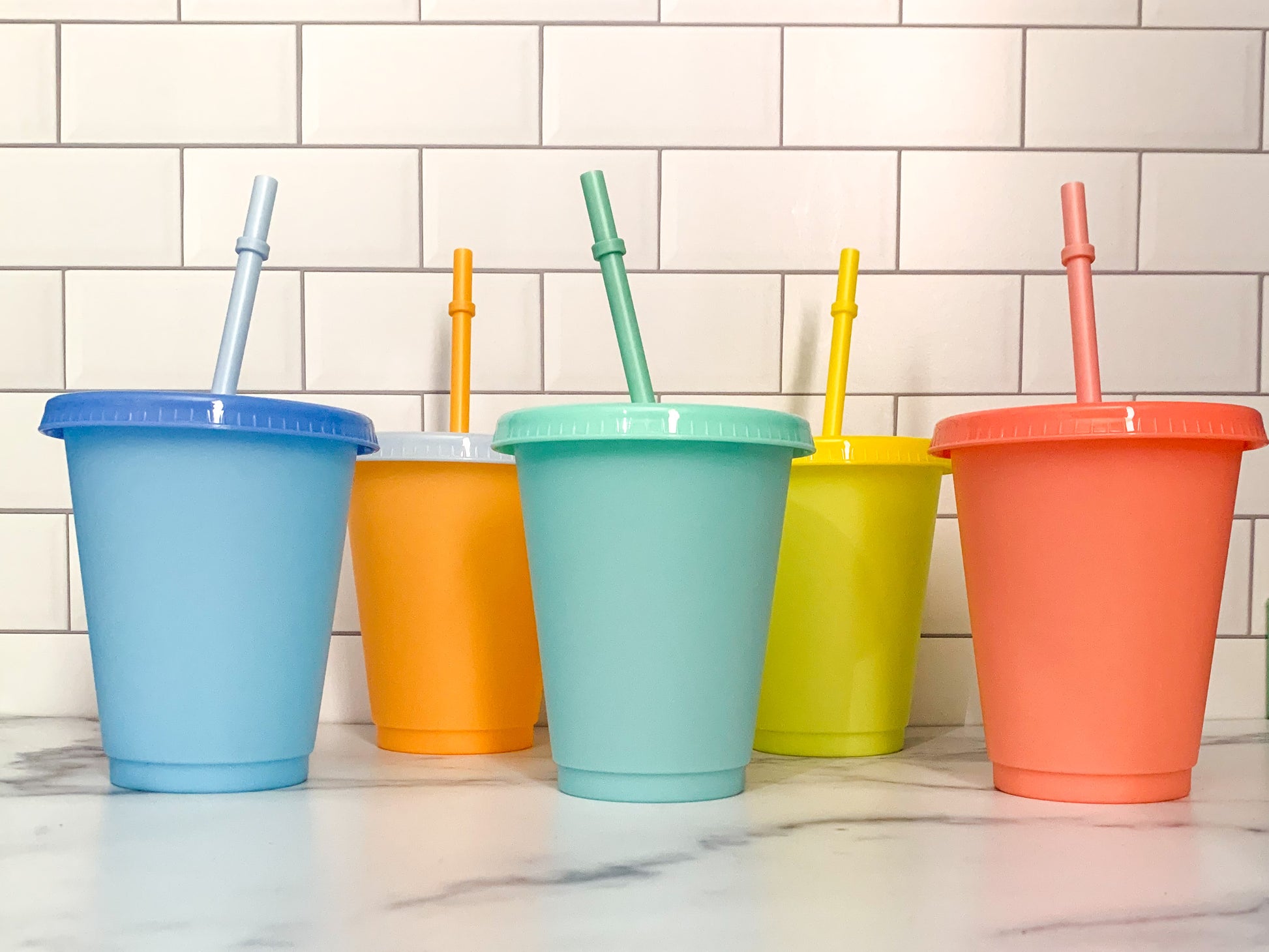 Set of 5 Confetti Color Changing Kids Cups with Colored Lids and